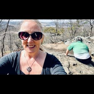 Meet your Posher, Lori